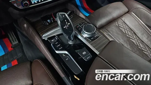 BMW 5 Series 2019 — Фото 9/20
