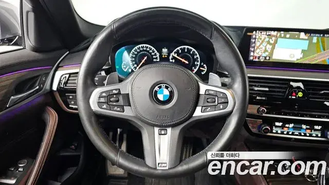 BMW 5 Series 2019 — Фото 13/20