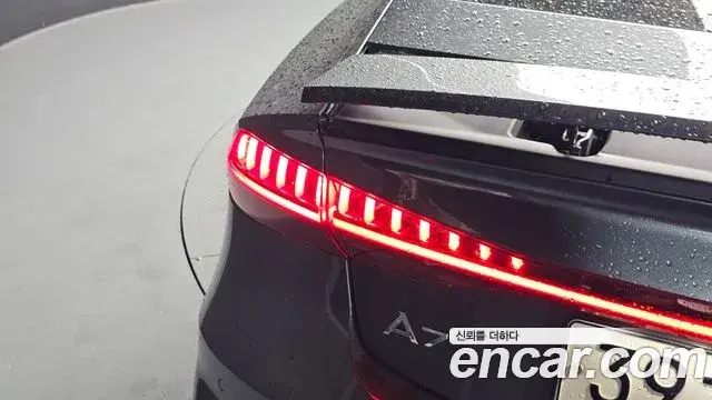 Audi A7 2020 — Photo 30/33