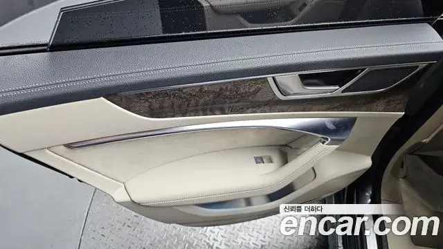 Audi A7 2020 — Photo 12/33