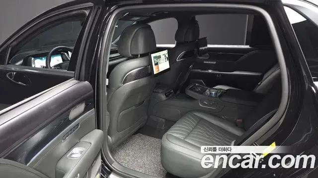 Genesis G90 2023 — Şəkil 18/39