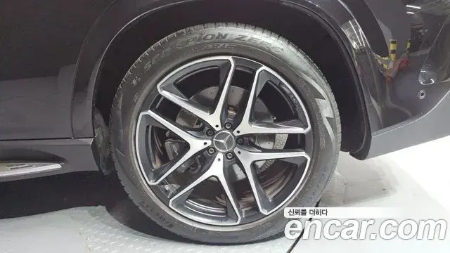Mercedes-Benz GLE-Class 2022 — ფოტო 22/37
