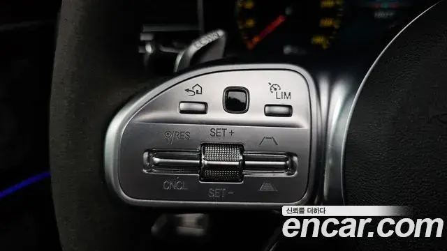 Mercedes-Benz GLE-Class 2022 — ფოტო 23/37