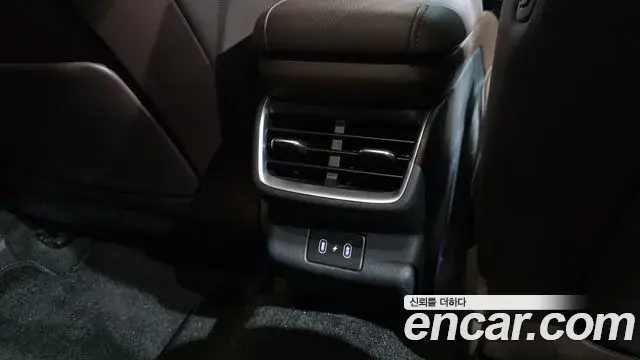 Hyundai Grandeur Hybrid 2023 — Şəkil 30/40