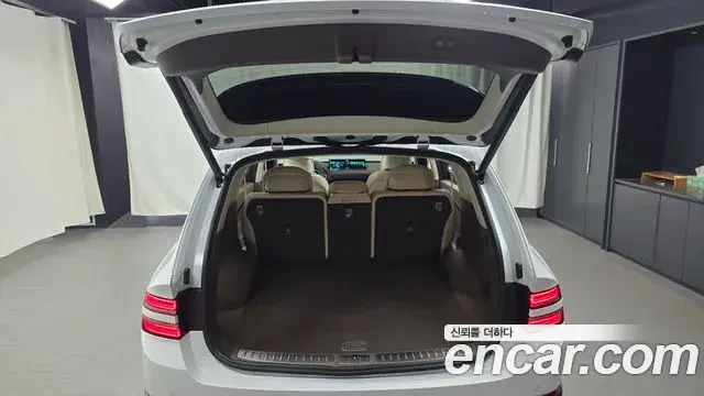 Genesis GV80 2023 — ფოტო 13/33