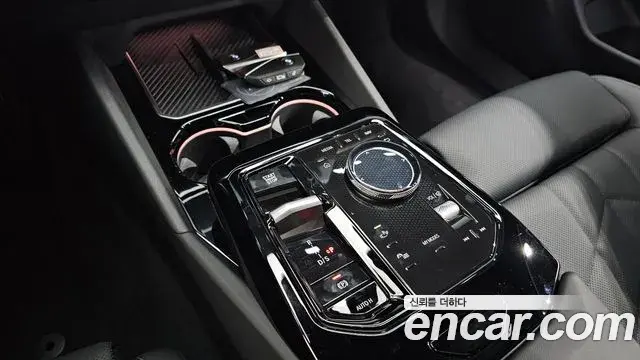 BMW 5 Series 2025 — Фото 9/20