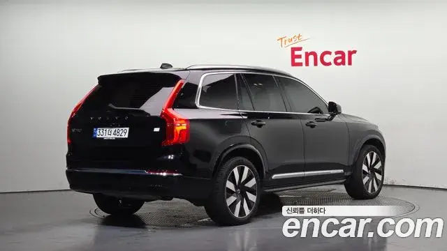 Volvo XC90 2024 — Photo 17/36