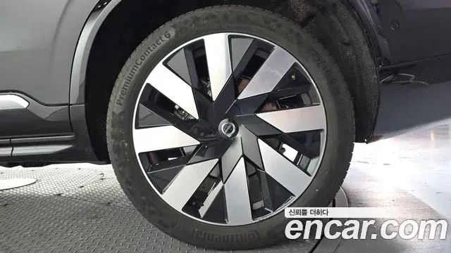 Volvo XC90 2024 — Photo 19/36