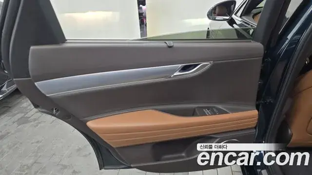 Genesis G80 2022 — Photo 13/32