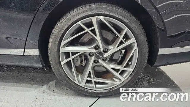 Genesis G90 2022 — Photo 12/30