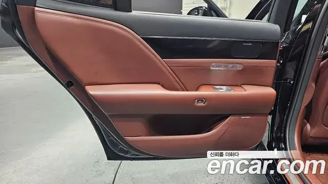 Genesis G90 2022 — Photo 14/30