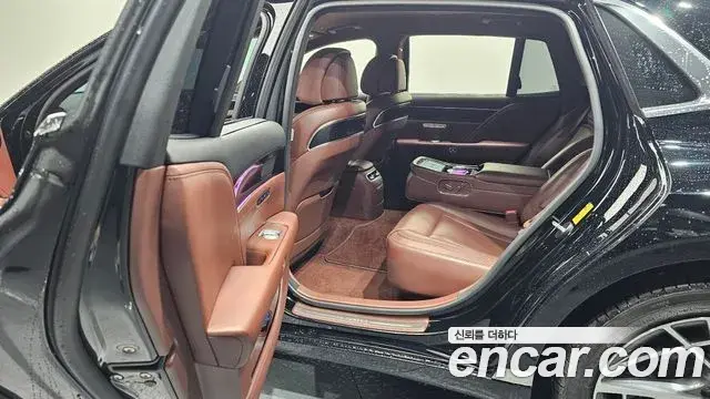 Genesis G90 2022 — Photo 28/30