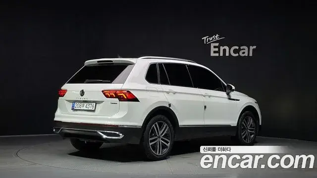Volkswagen Tiguan 2021 — Şəkil 10/32
