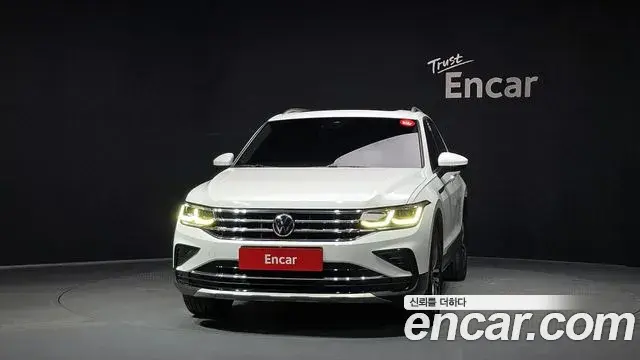 Volkswagen Tiguan 2021 — Şəkil 27/32