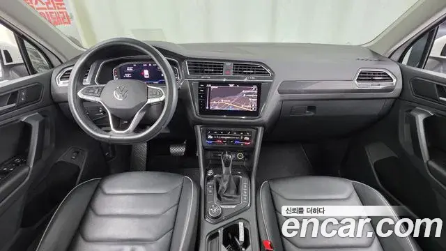Volkswagen Tiguan 2021 — Şəkil 23/32