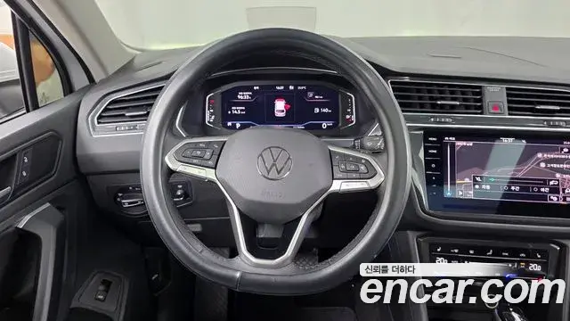 Volkswagen Tiguan 2021 — Şəkil 21/32