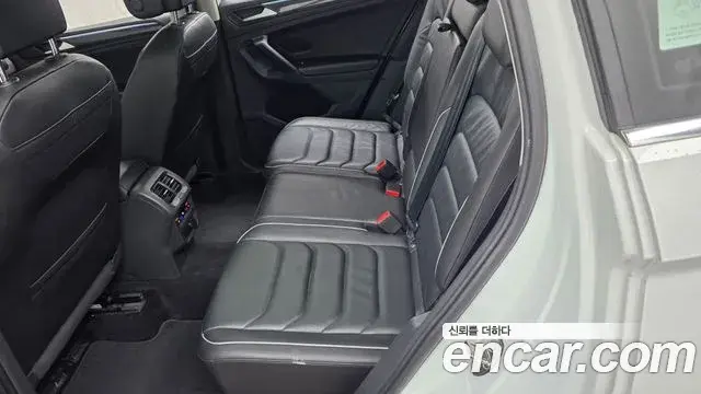 Volkswagen Tiguan 2021 — Şəkil 29/32