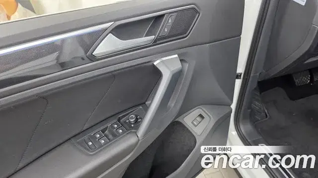 Volkswagen Tiguan 2021 — Şəkil 9/32