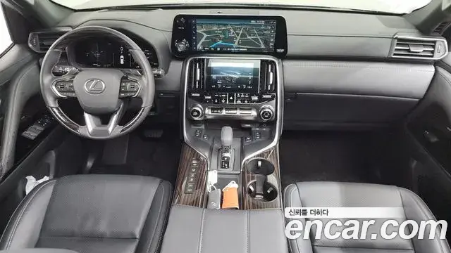 Lexus LX 2025 — Photo 6/38