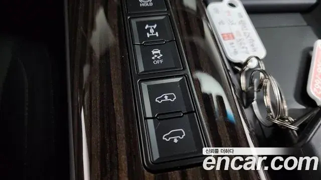Lexus LX 2025 — Photo 25/38