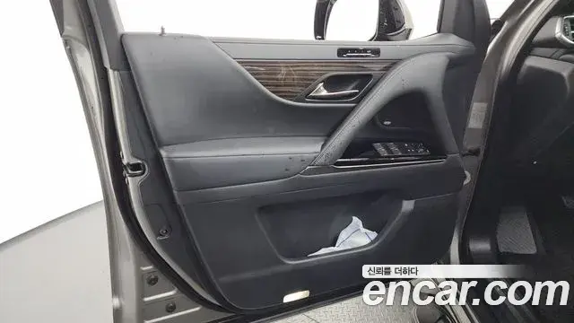 Lexus LX 2025 — Photo 13/38