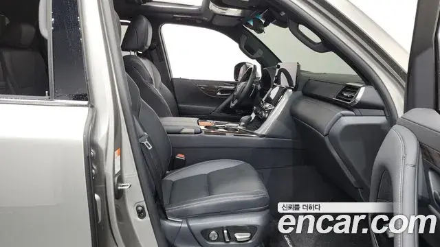 Lexus LX 2025 — Photo 24/38
