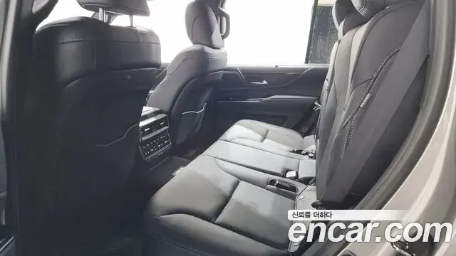 Lexus LX 2025 — Photo 34/38