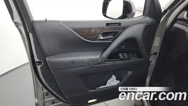 Lexus LX 2025 — Photo 3/38