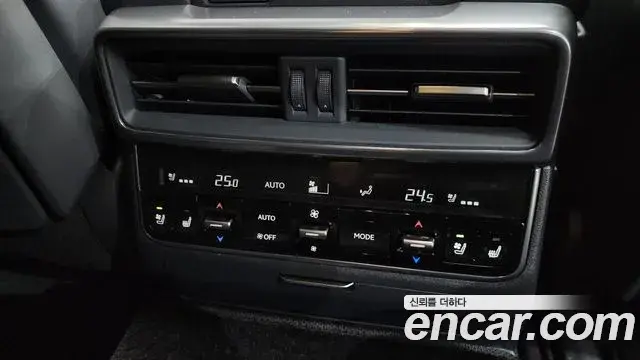 Lexus LX 2025 — Photo 27/38