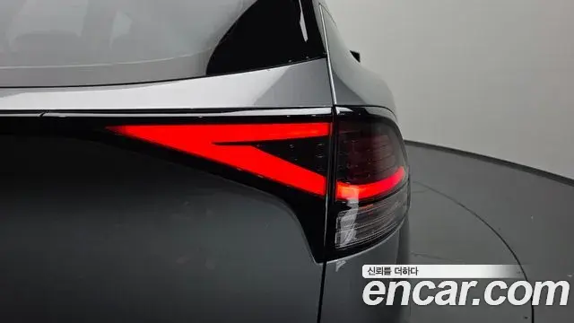 Kia Sportage 2022 — ფოტო 9/28