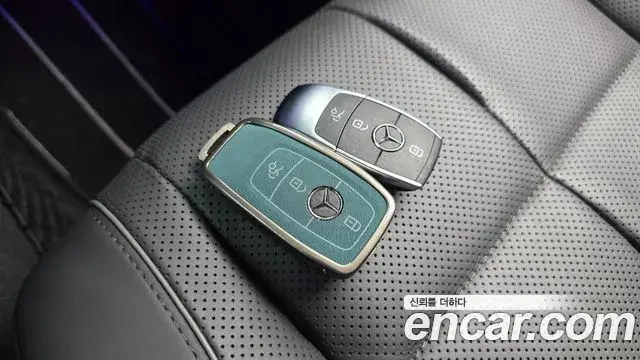 Mercedes-Benz GLS-Class 2020 — Photo 32/34