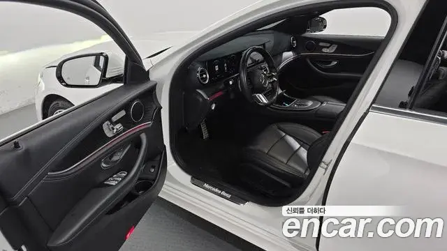 Mercedes-Benz E-Class 2020 — Фото 10/20