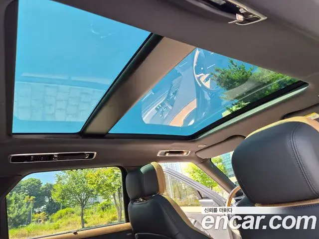 Land Rover Range Rover Sport 2023 — Photo 13/20