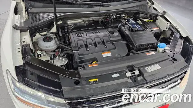 Volkswagen Tiguan 2018 — Şəkil 8/32