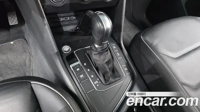 Volkswagen Tiguan 2018 — Şəkil 14/32