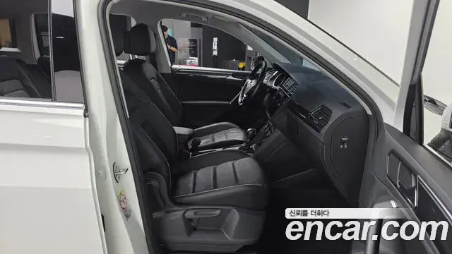 Volkswagen Tiguan 2018 — Şəkil 4/32