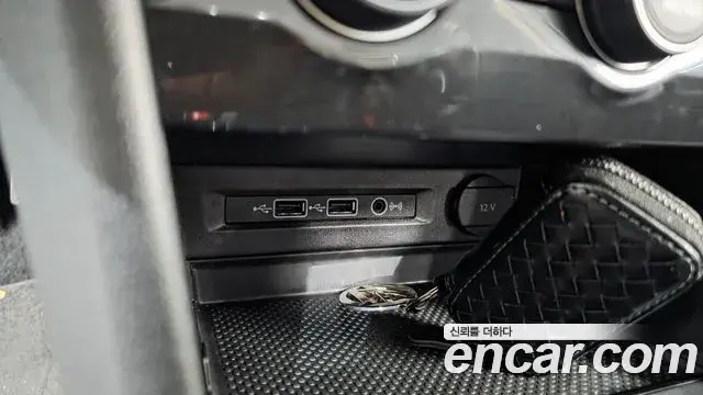 Volkswagen Tiguan 2018 — Şəkil 17/32