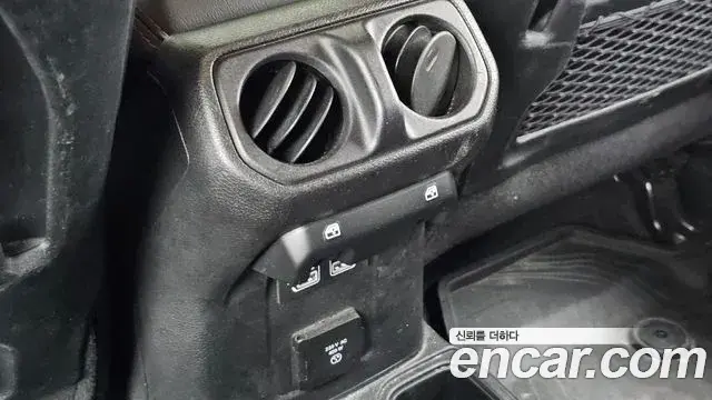 Jeep Gladiator 2021 — Photo 10/35
