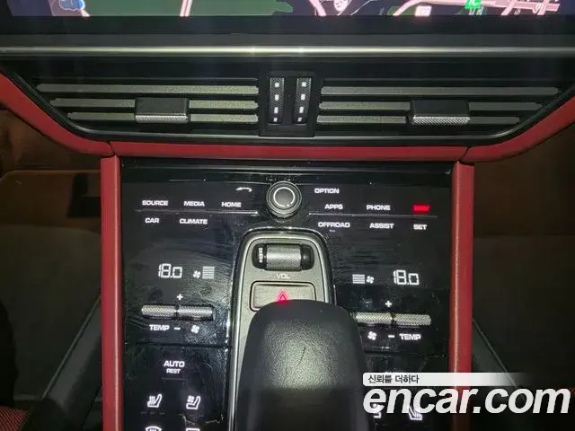 Porsche Cayenne 2023 — Photo 6/19
