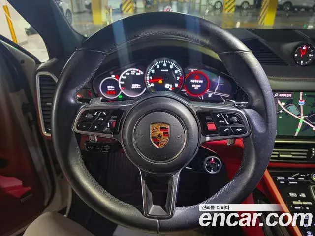 Porsche Cayenne 2023 — Photo 1/19
