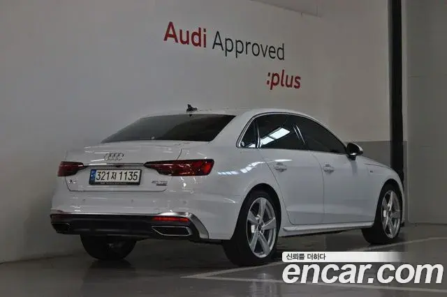 Audi A4 2022 — ფოტო 14/20