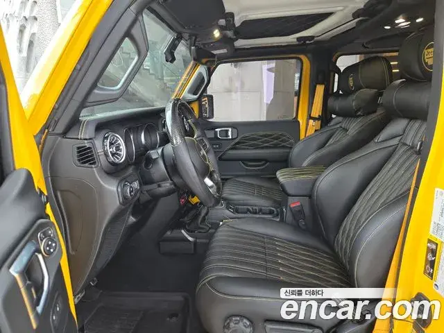Jeep Wrangler 2021 — Photo 17/19