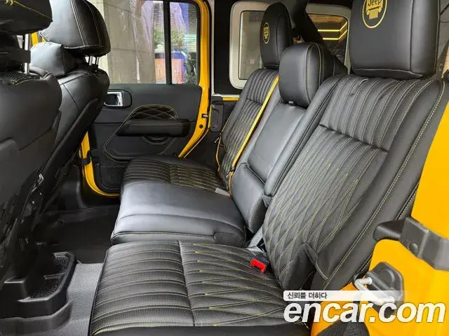 Jeep Wrangler 2021 — Photo 8/19