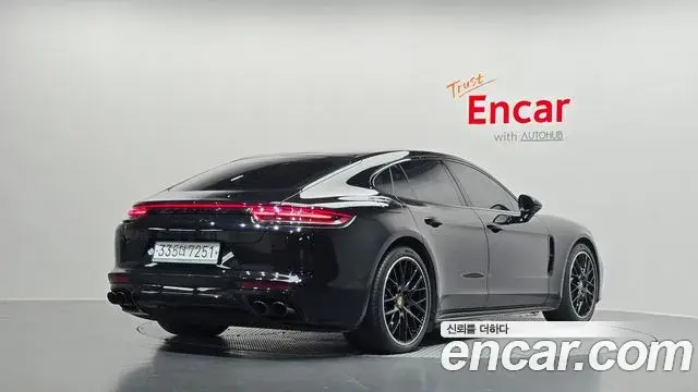 Porsche Panamera 2020 — Photo 30/33