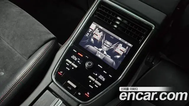 Porsche Panamera 2020 — Photo 28/33