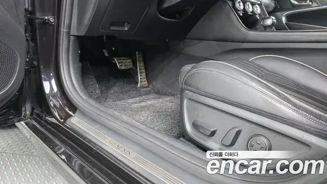 Genesis G70 2018 — ფოტო 15/20