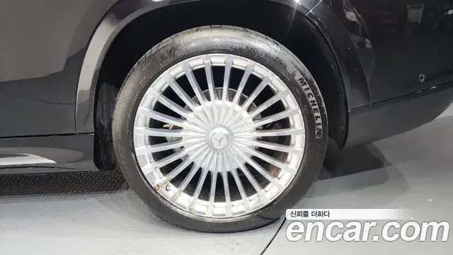 Mercedes-Benz GLS-Class 2023 — ფოტო 19/42