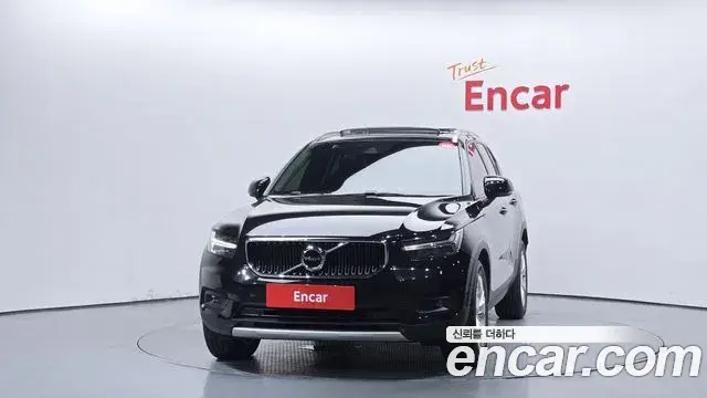 Volvo XC40 2019 — Фото 3/20