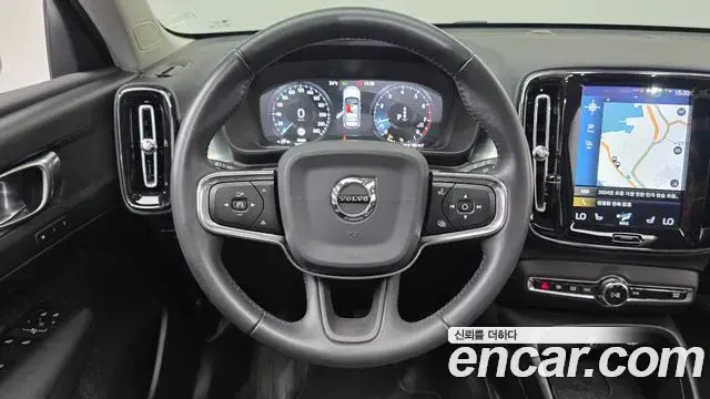 Volvo XC40 2019 — Фото 13/20