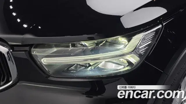 Volvo XC40 2019 — Photo 26/30